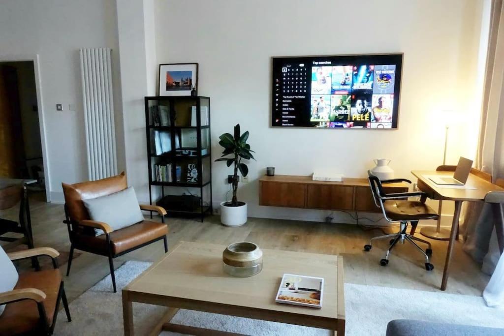 Stylish City-Centre Apartment With Balcony Liverpool Buitenkant foto