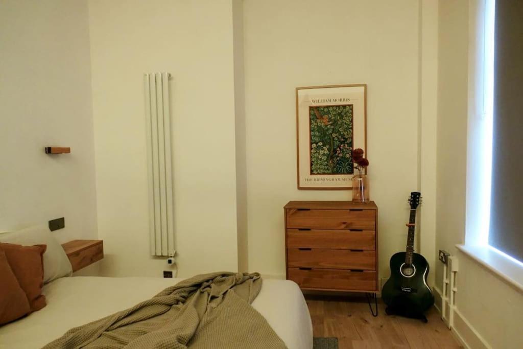 Stylish City-Centre Apartment With Balcony Liverpool Buitenkant foto