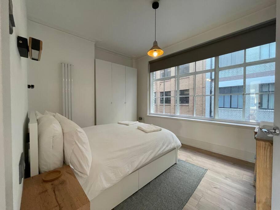 Stylish City-Centre Apartment With Balcony Liverpool Buitenkant foto