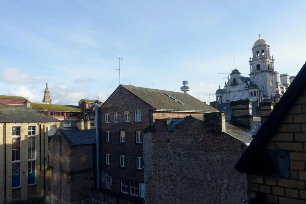 Stylish City-Centre Apartment With Balcony Liverpool Buitenkant foto